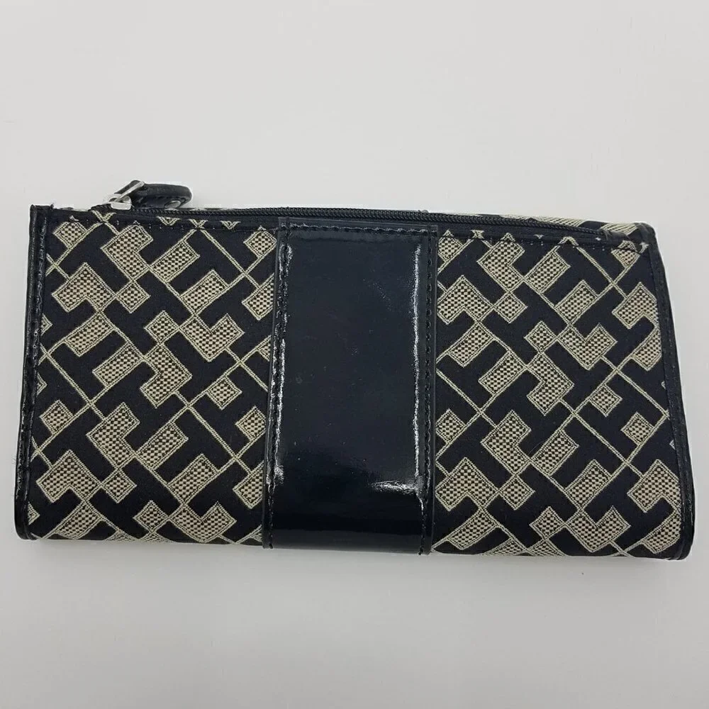 Vintage Tommy Hilfiger Signature Logo Wallet
